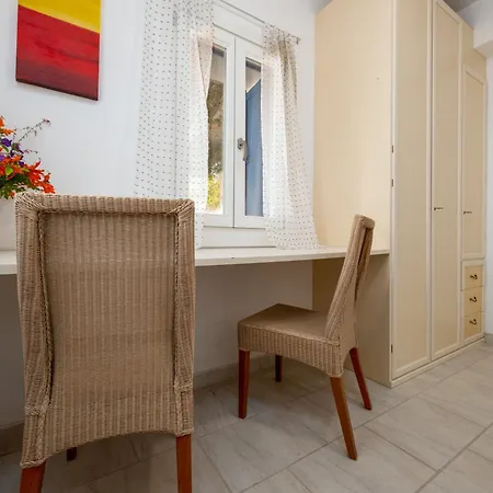 Kriolithos Ferienhaus Páros