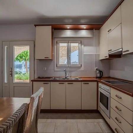 Kriolithos Feriehus Páros