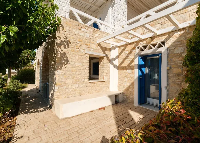 Kriolithos 度假居